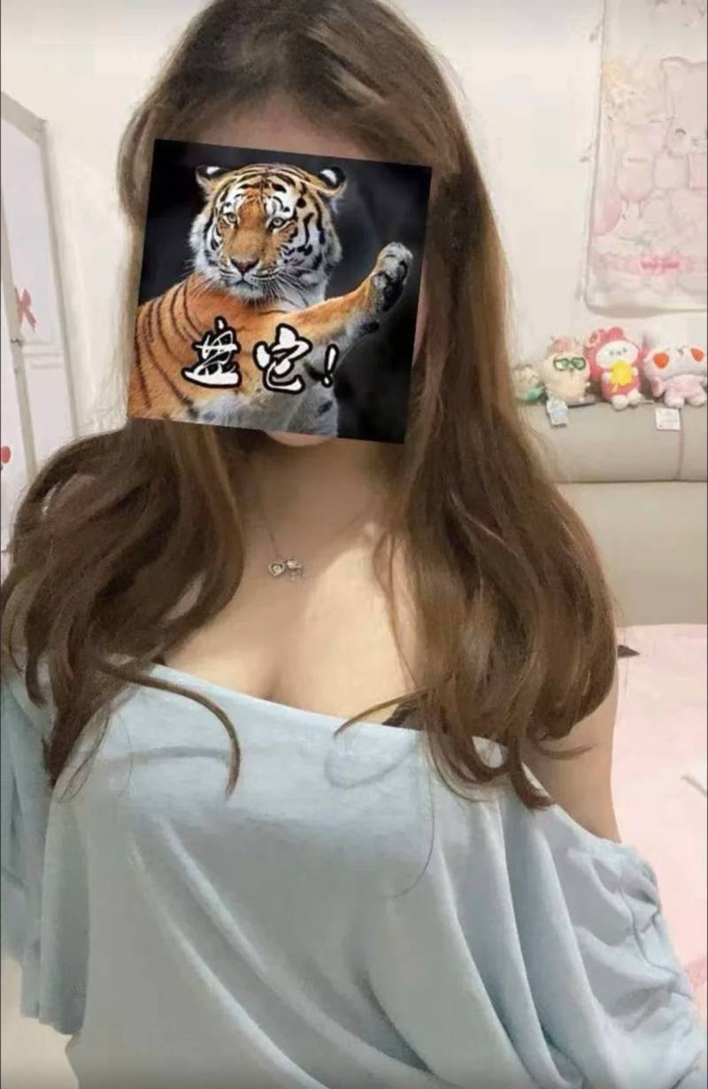 约会时她迟到怎么办